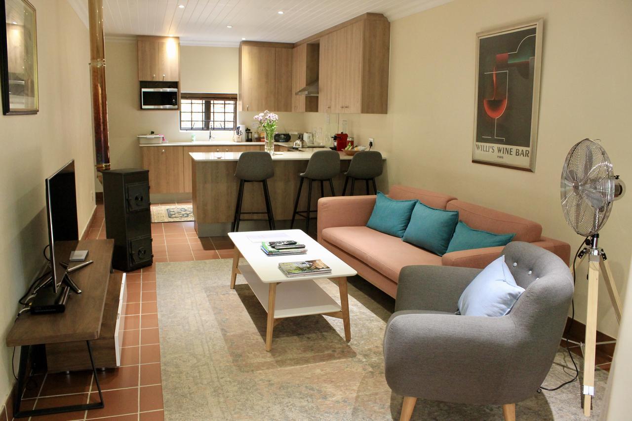 Three Pines Cottage On Stark Conde Stellenbosch Bagian luar foto